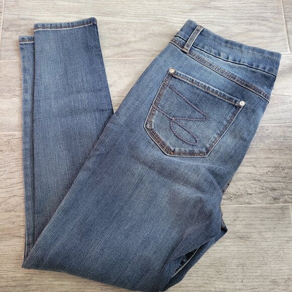 Seven7 Jeans Women's 14 Blue Denim Tummy Slimming Straight Leg Pants NWT - Picture 1 of 8